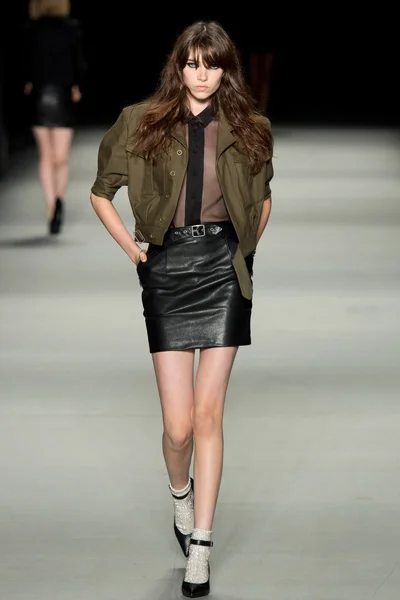 Look 9